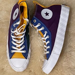 Converse high top in in primary.